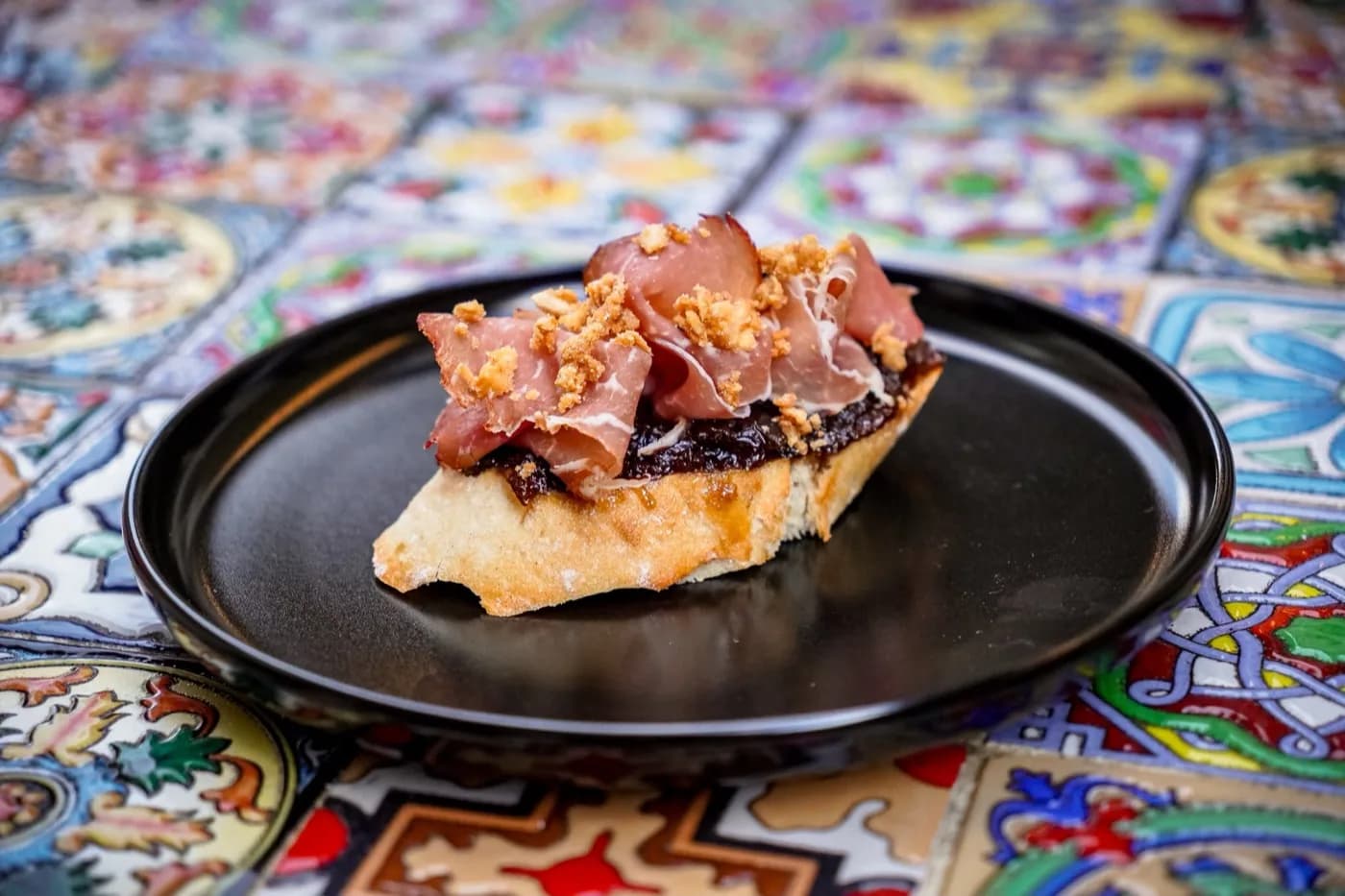 Pintxo s jamónem a fíkem